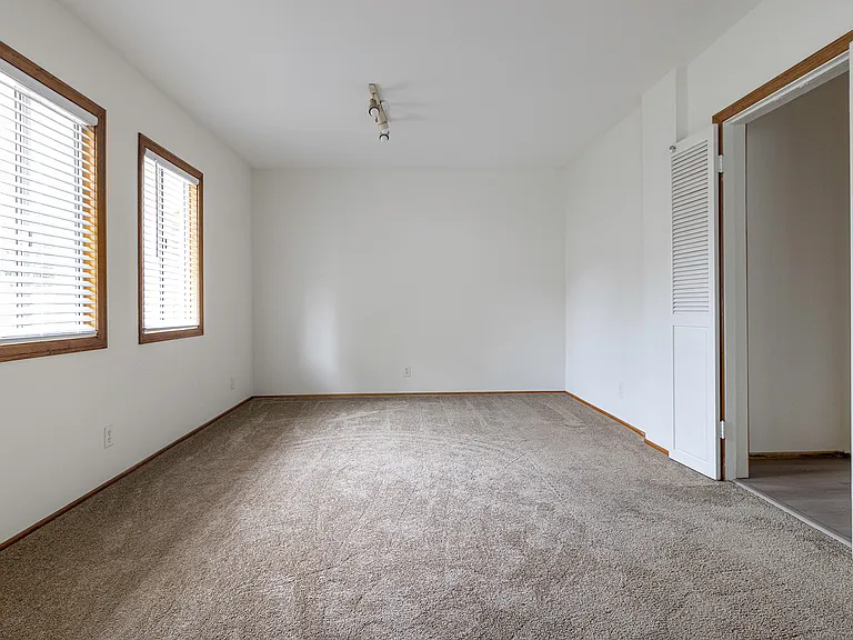 4130 Vinton Ave — Photo 8