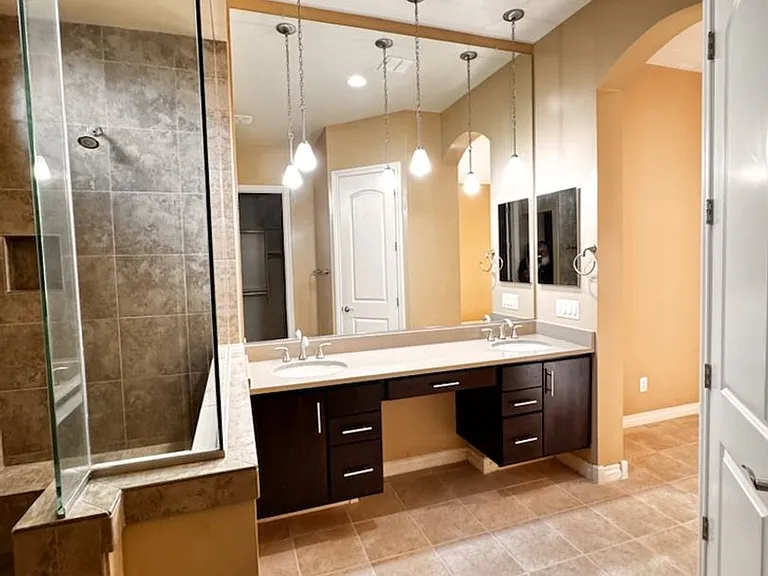268 E Powell Way — Photo 40