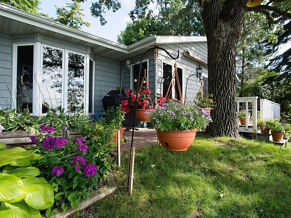 4th image of 32548 Pickerel Ln