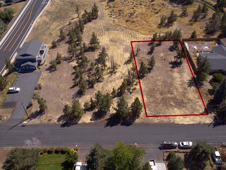 1st image of 2746 SW Glacier Ave