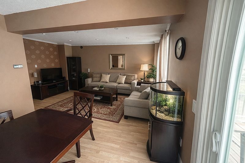 Brampton House for rent - 3 Bedrooms — photo 5