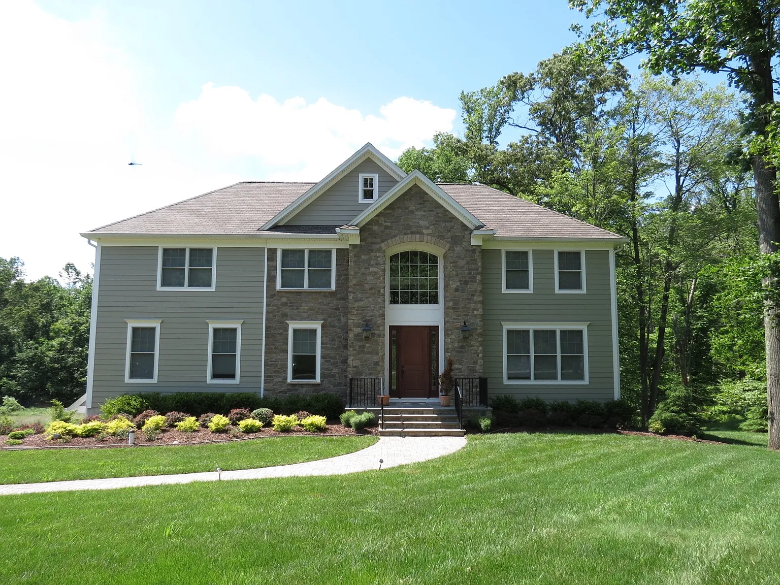 11 Knights Bridge Dr photo 1
