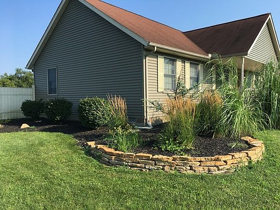 5th image of 333 Fox Hill Dr
