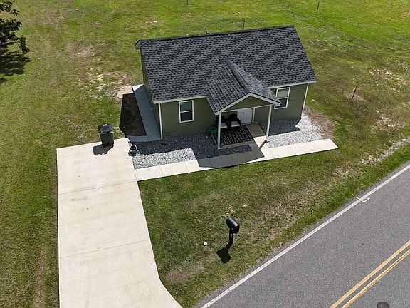 2nd image of 403 Auburn Rd