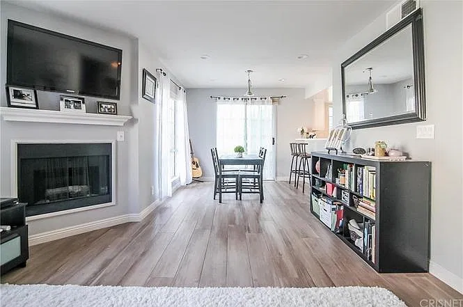 522 W Stocker St — Photo 4