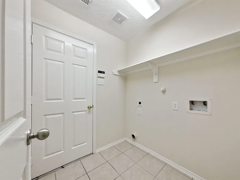 427 Northvalley Dr — Photo 24