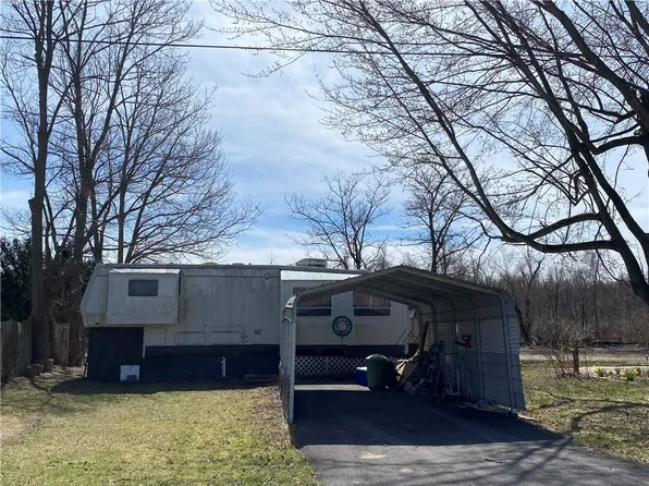 170 Canal Dr W #25, Macedon, NY 14502