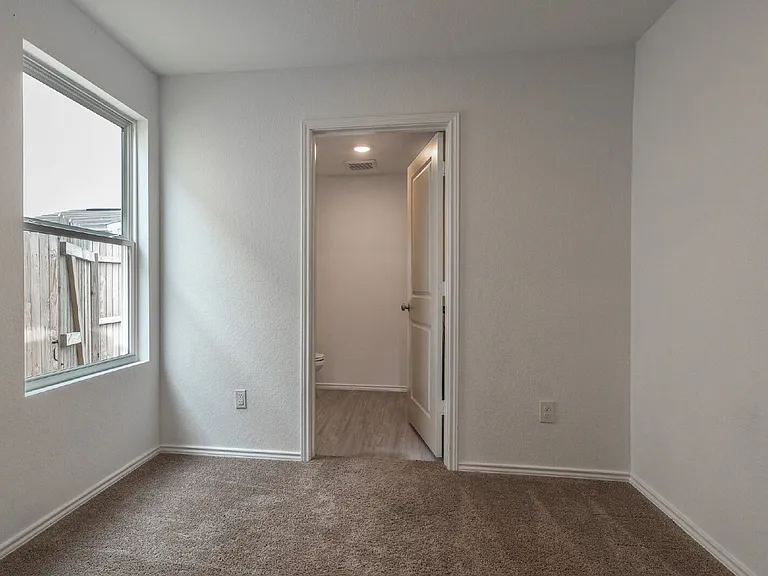 7128 Elm Cv — Photo 10