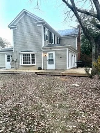 3 bed, 2390 sqft, $2,700 — Photo 3