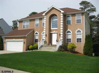 12 Ruth Ct, Absecon, NJ 08201