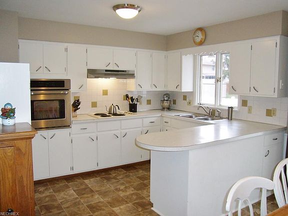 4th image of 334 Owosso Ave