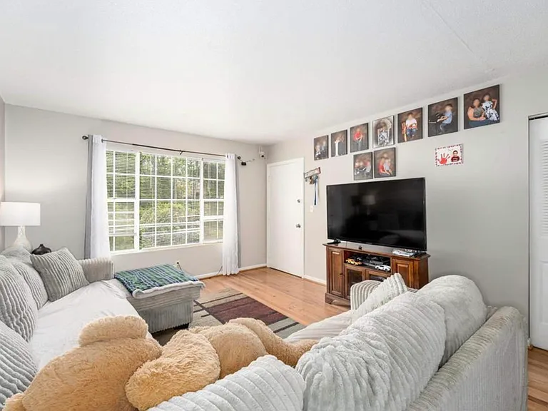 2517 Hydraulic Rd #73 — Photo 4