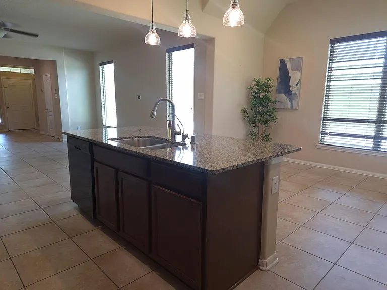 20703 Winghaven Dr — Photo 12