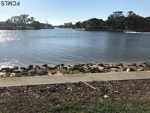 1st image of 210 Yacht Harbor Dr