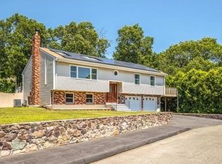 40 Grandview Ave, Saugus, MA 01906