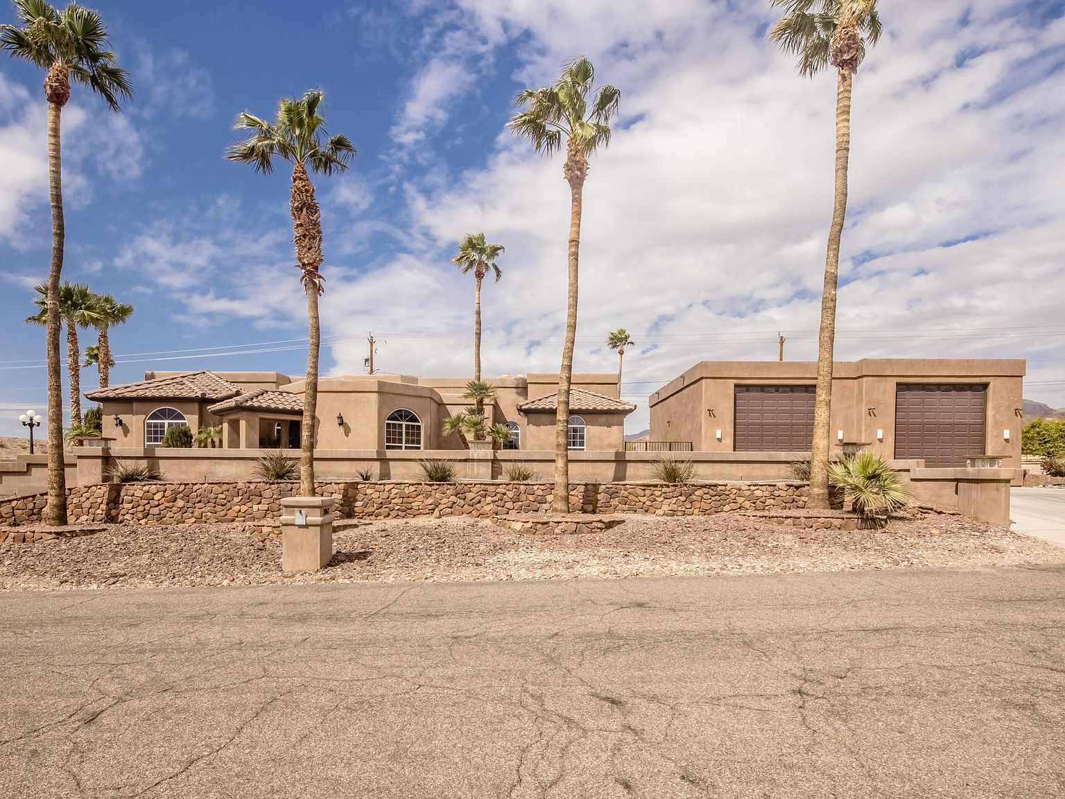 3867 Comet Dr, Lake Havasu City, AZ 86406 | Zillow