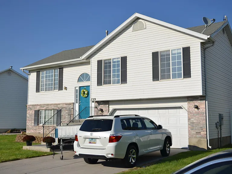 729 S 1420 W — Photo 3