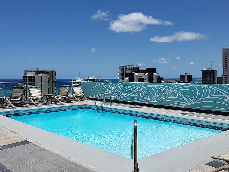 29th Floor Roof top Deck with Pool and amenities