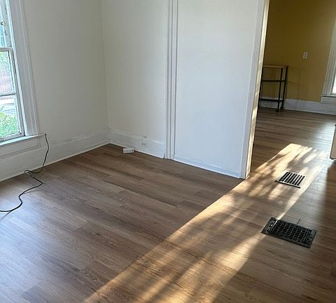 3rd image of 311 E Ann St #3