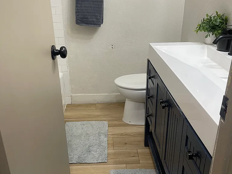 Riviera Ave — Photo 8
