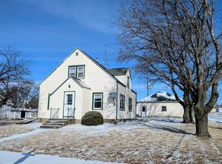401 W Main St, Calmar, IA 52132