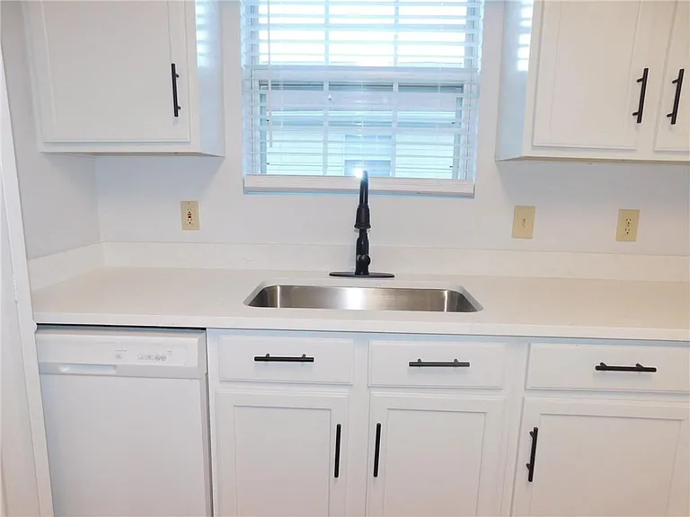 107L Rock Garden Pl — Photo 5