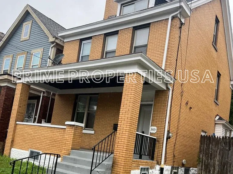 305 Anthony St — Photo 2