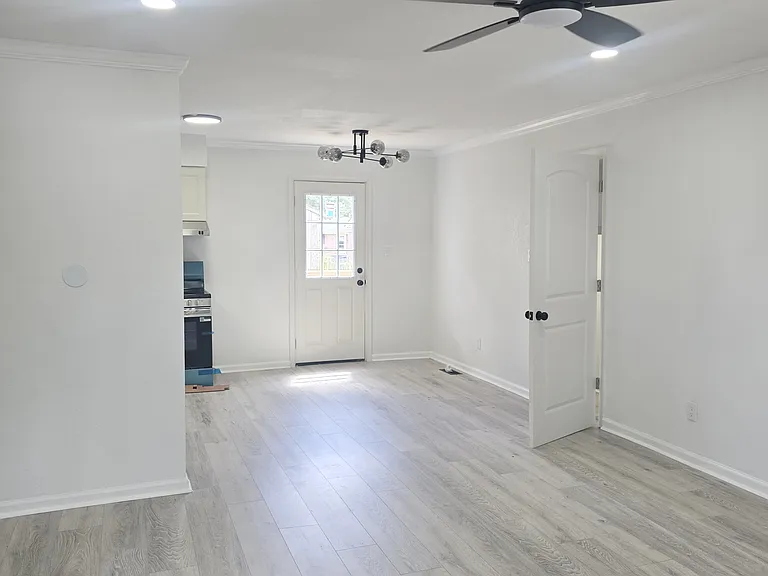1203 Baskerville Ln — Photo 18