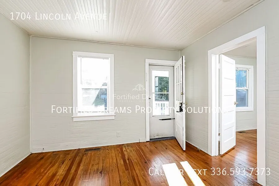 1704 Lincoln Ave | 2 Bed 1 Bath | A House, A Yard, A Place of Your Own — Photo 4