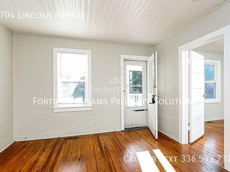 1704 Lincoln Ave — Photo 4