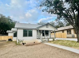 955 Wheless Ave, Kerrville, TX 78028