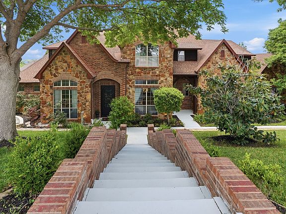 2nd image of 700 Briar Ridge Dr