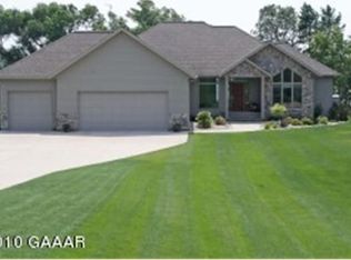12170 Maple Springs Dr SE, Alexandria, MN 56308