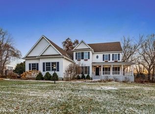 1725 Mackenzie Dr, Cedar Rapids, IA 52411