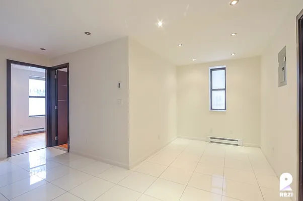 Rented by REZI | media 40