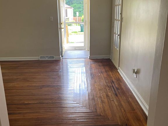 5th image of 1622 Edna Ave