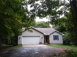 915 E Santee Hwy, Charlotte, MI 48813