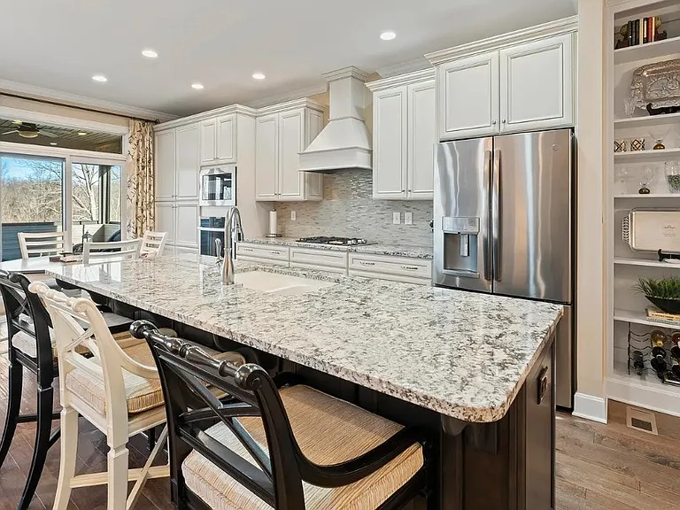 4124 Calgary Way — Photo 5