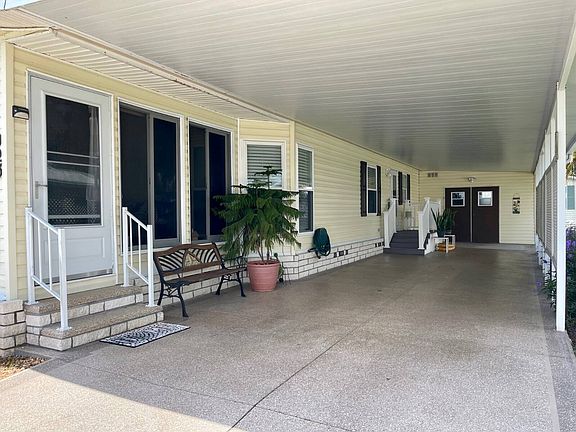 2nd image of 923 Strange St