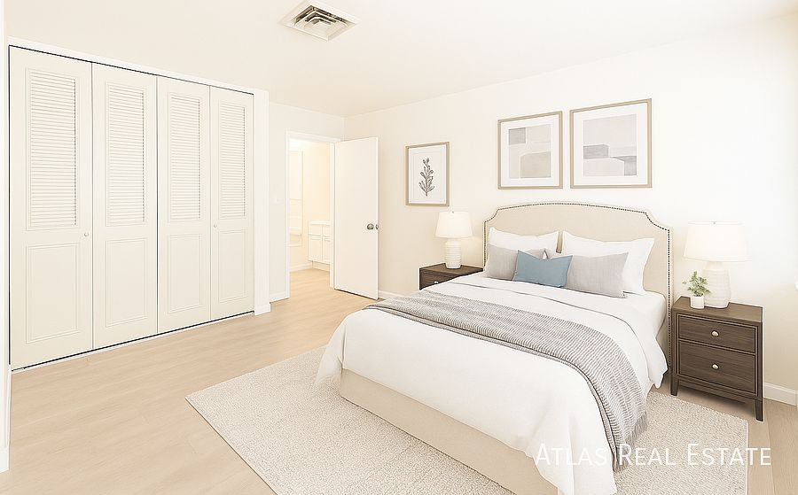 1st image of 1009 13th Ave #307