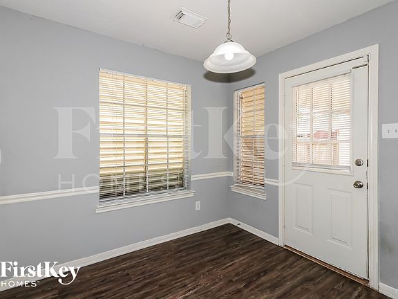 4th image of 2616 33rd Ave N
