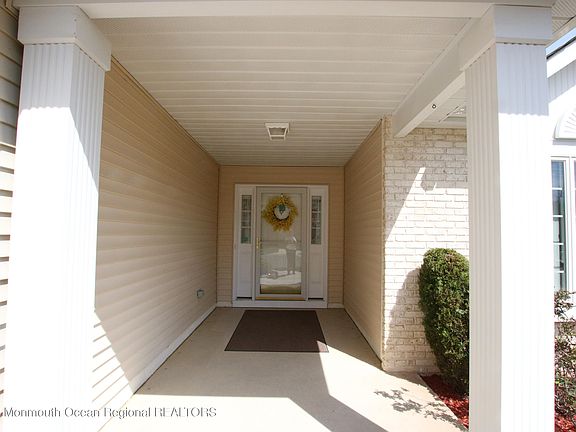 4th image of 1512 Scholar Place