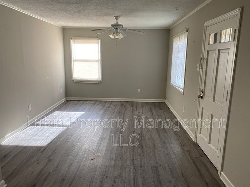 2nd image of 3737 Deerwood Cv