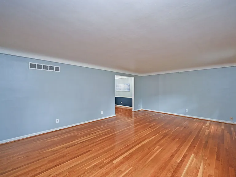 7777 Kugler Mill Rd — Photo 5
