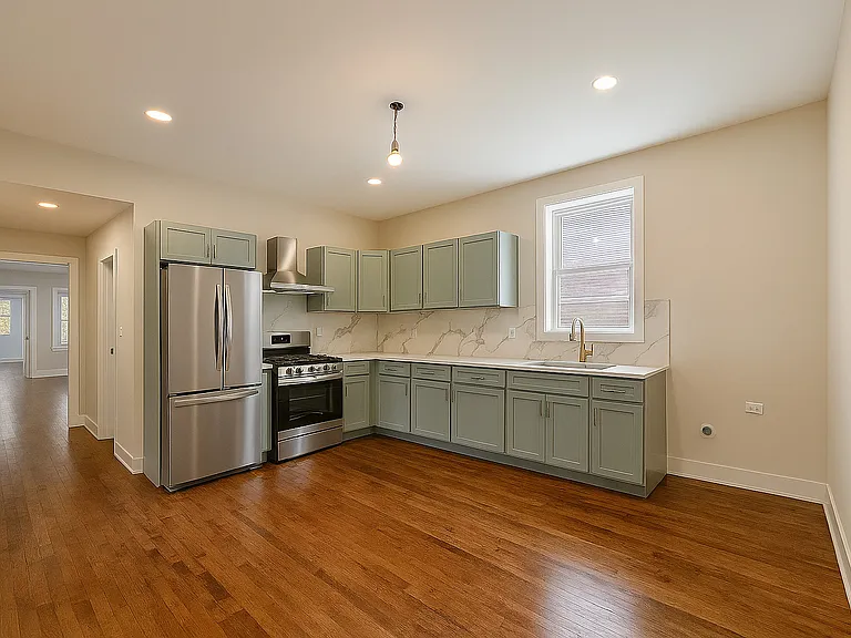 2506 S Hamlin Ave #2 — Photo 4