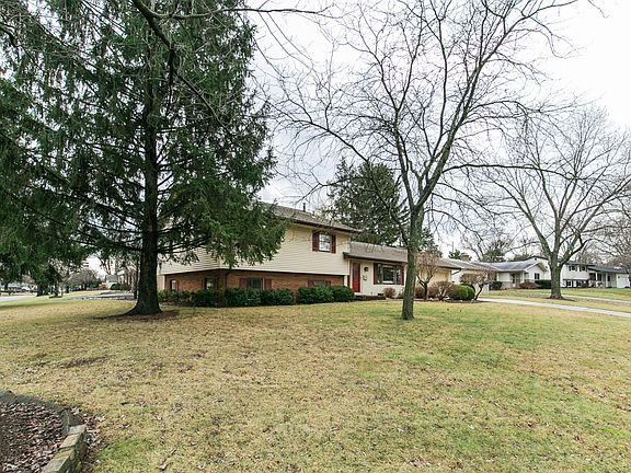 Side View-Yard/Neighbors