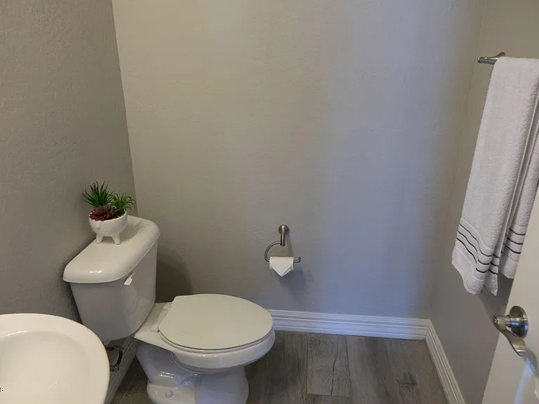9775 W Rowel Rd — Photo 28