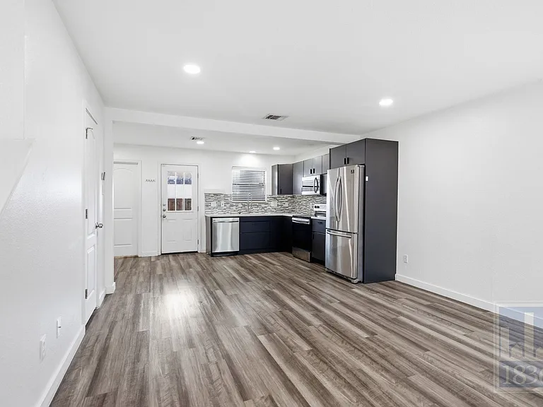8400 Jamestown Dr #534 — Photo 7