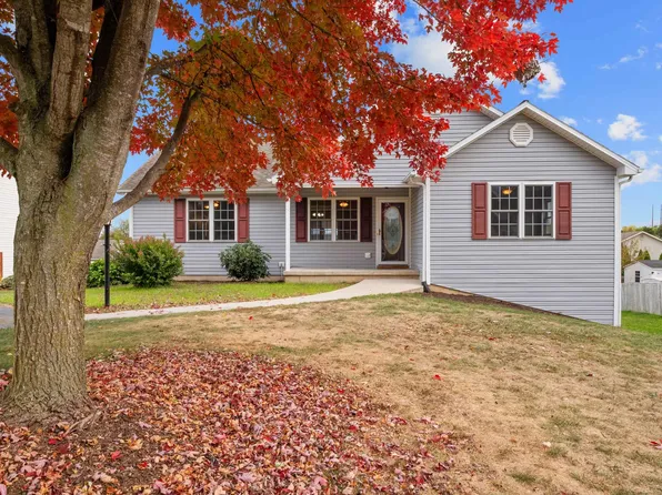 95 Sugar Mill Ln, Weyers Cave, VA 24486