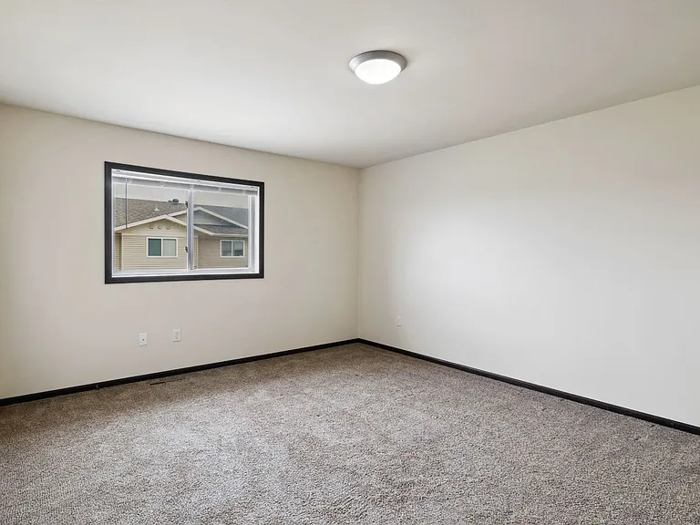 Town Square Townhomes — Photo 34